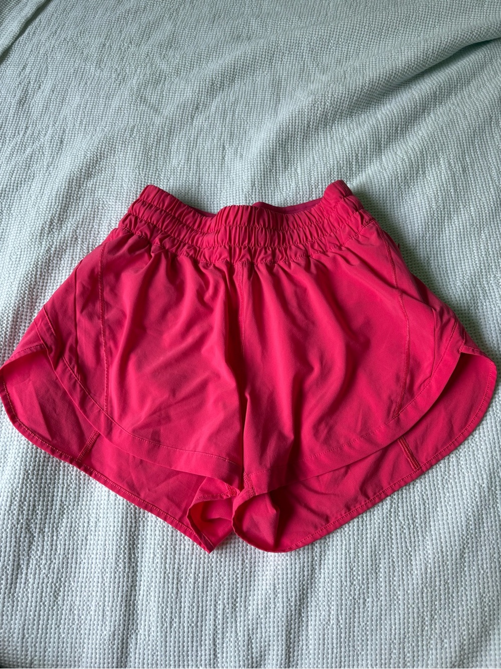 Lululemon track that high rise shorts 3” size 4